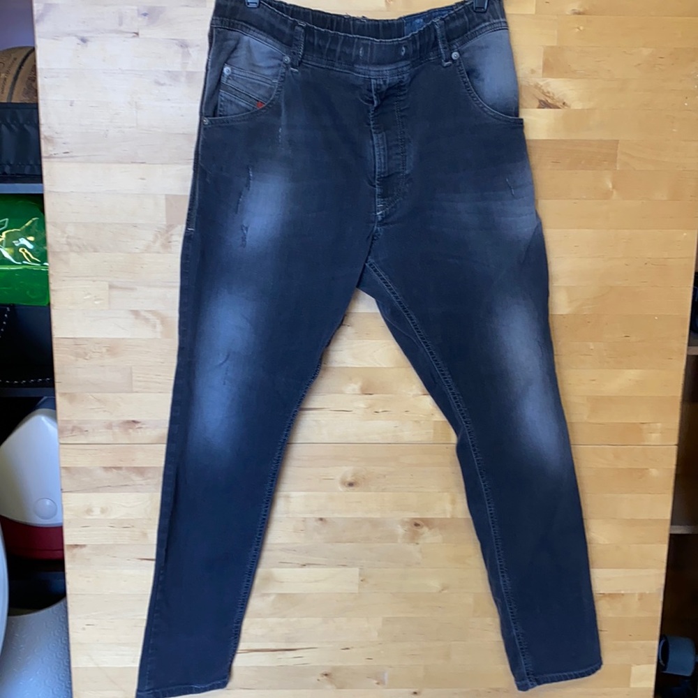 Men’s Diesel “Krooley” jogger jeans